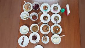 Space-Food-Tasting - Stillleben von russischer Weltraumkost in Dosen - Bild: ESA